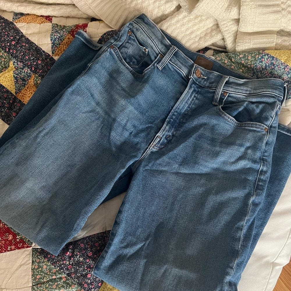 MOTHER The Rambler Zip Flood Straight-Leg Jeans- color Read Between the Lines - Picture 6 of 9